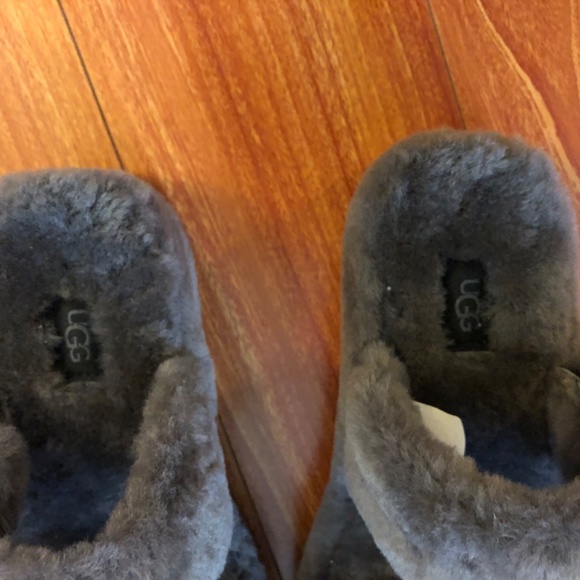 New without tags - UGG Fuzz Yeah Women's Slipper - Picture 2 of 3